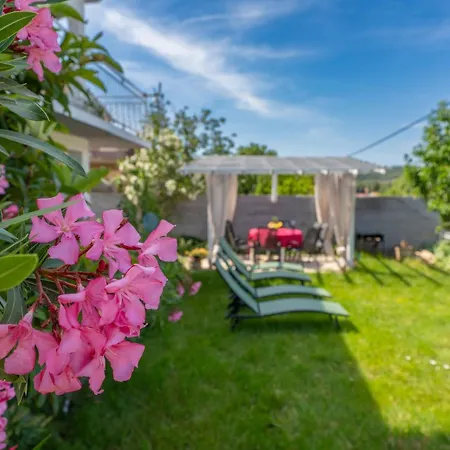 Sanda - Four Bedroom With Terrace Gornji Karin