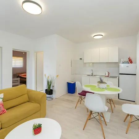 Sanda - Four Bedroom With Terrace Casa vacanze *