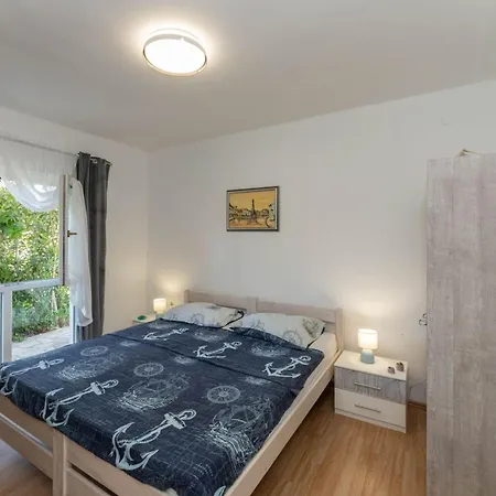Sanda - Four Bedroom With Terrace *