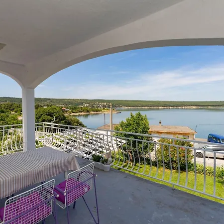 Дом отдыха Sanda - Four Bedroom With Terrace Горни-Карин