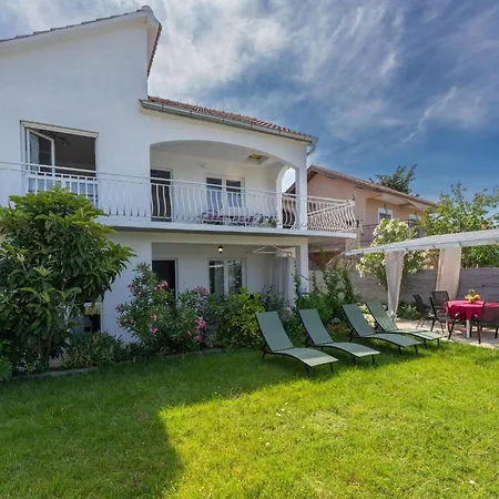 Sanda - Four Bedroom With Terrace Дом отдыха