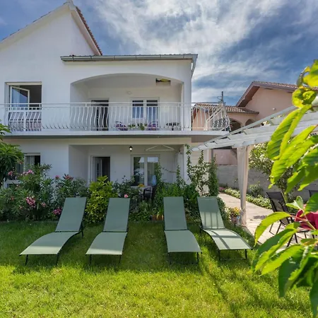 Sanda - Four Bedroom With Terrace Дом отдыха *